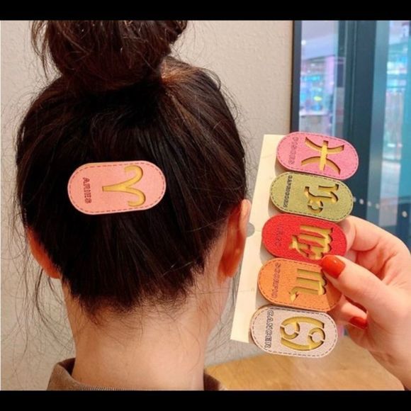 🎉HP🎉 3/$25 Pisces Zodiac barrettes - Picture 2 of 4
